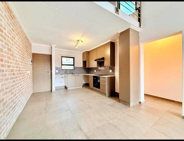 2 BEDROOM APARTMENT FOR SALE IN BRYANSTON